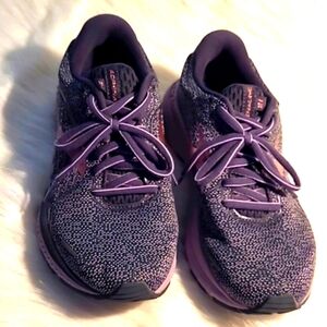 BROOKS ADRENALINE RUNNING SHOE